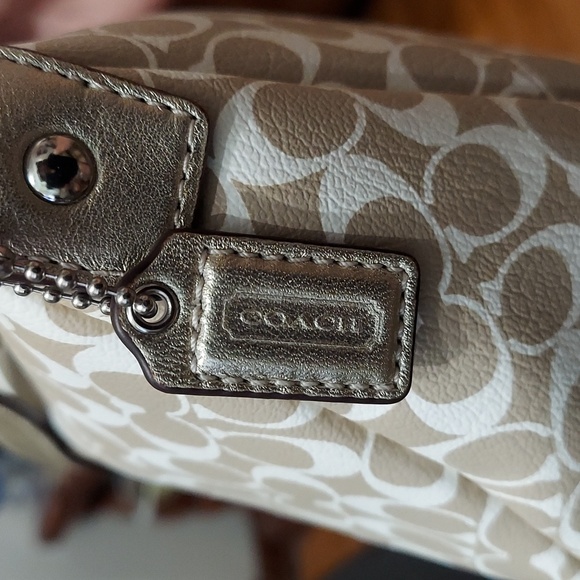 Coach Mini Shoulder Bag With Original Hangtag LIKE NEW - Picture 13 of 15